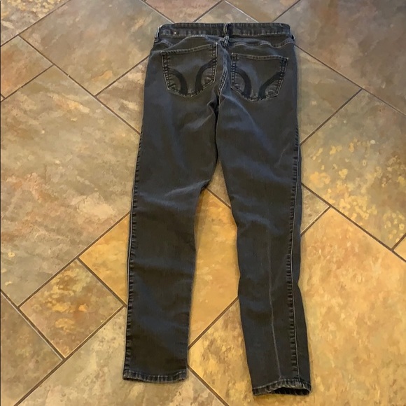 Women’s Hollister Black Super Skinny High Rise - Picture 3 of 4